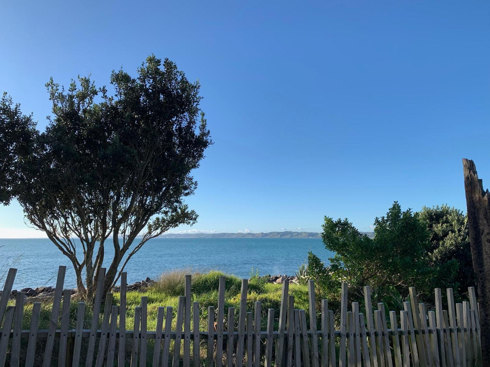 Te Whaanga Retreat & Spa Raglan Exterior photo