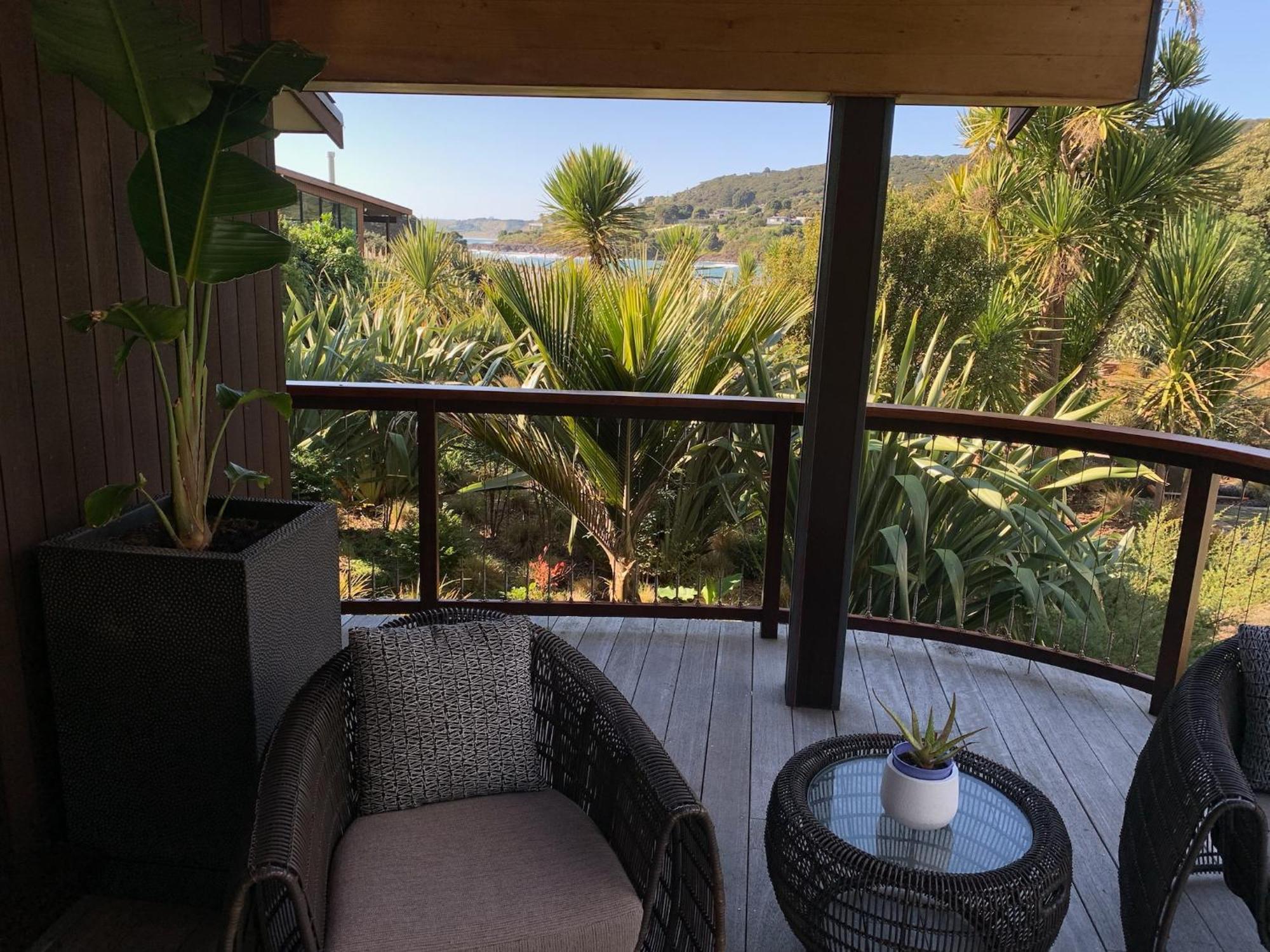 Te Whaanga Retreat & Spa Raglan Exterior photo