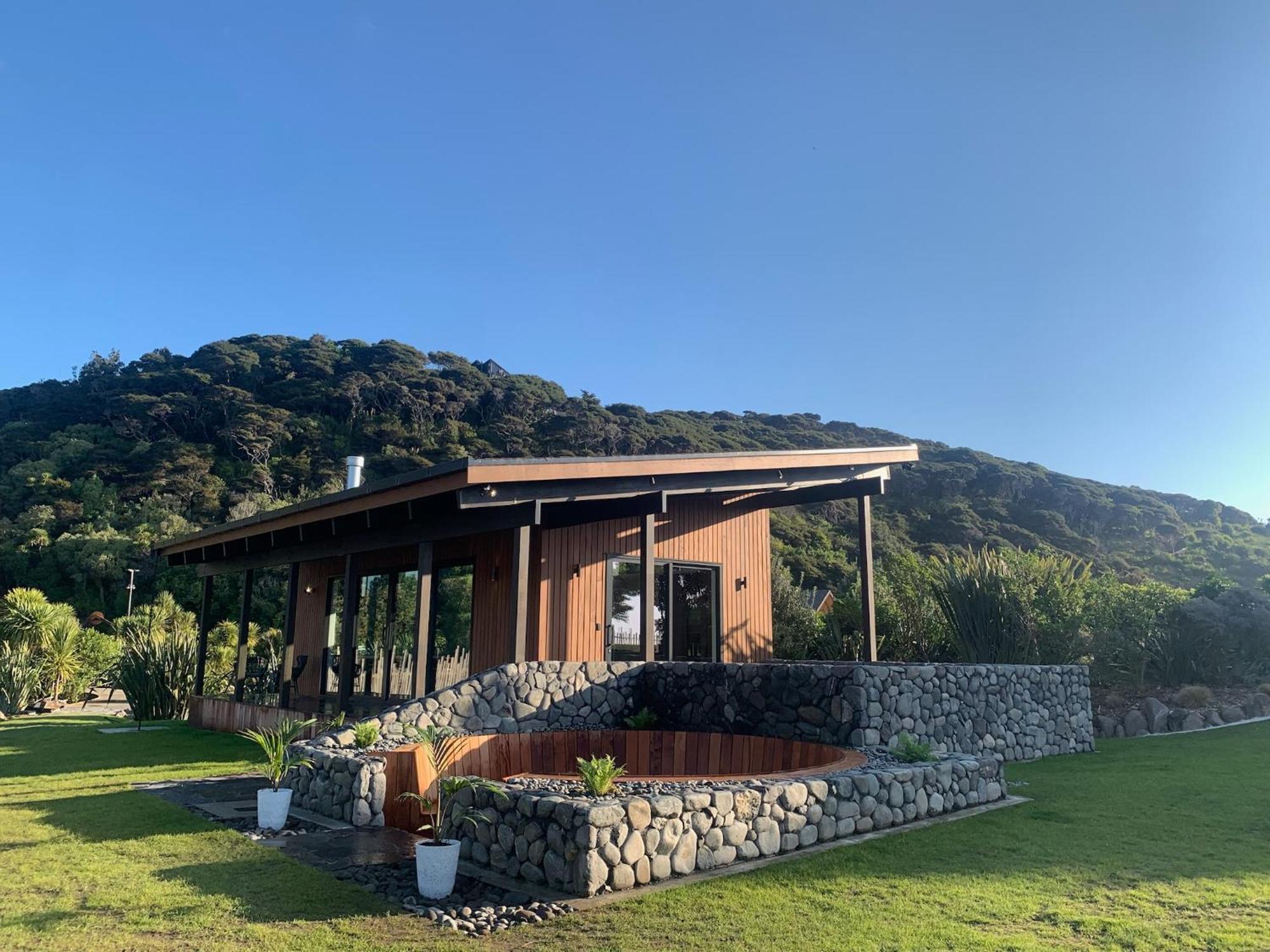Te Whaanga Retreat & Spa Raglan Exterior photo